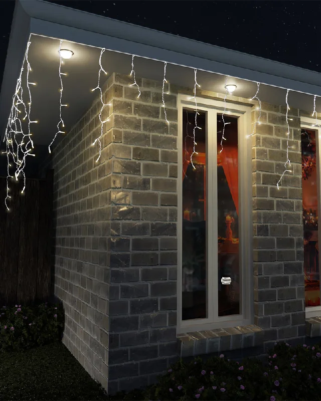 Christmas Warm White Solar 600 Piece Snowing Icicles 8.3m